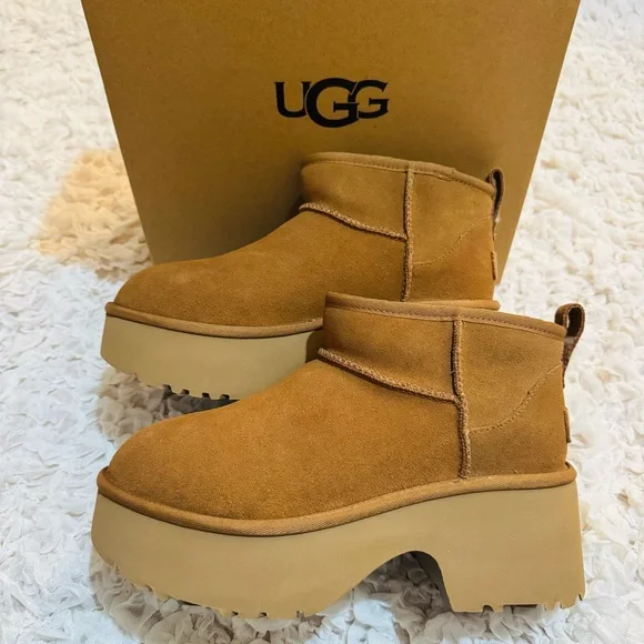 New UGG Classic Ultra Mini Platform Boots - Picture 1 of 13